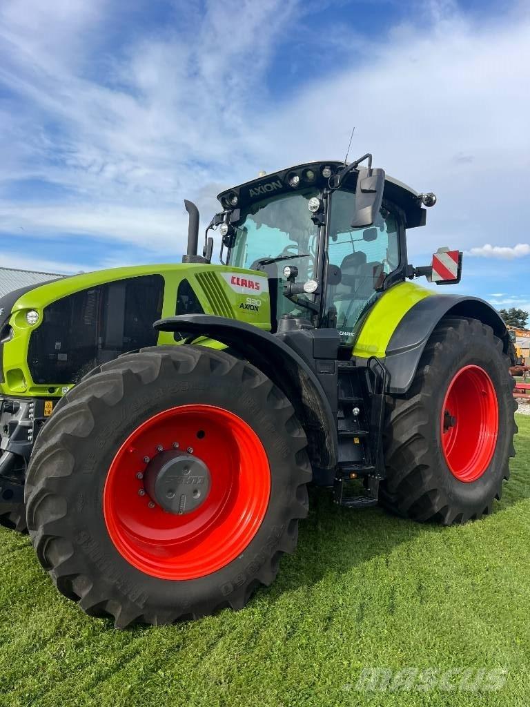 CLAAS AXION 930 Трактори