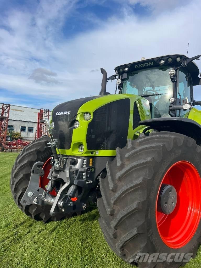 CLAAS AXION 930 Трактори