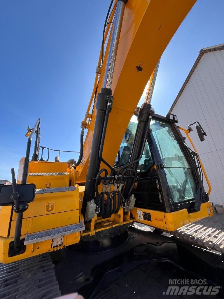 JCB JS 220 LC Гусеничні екскаватори