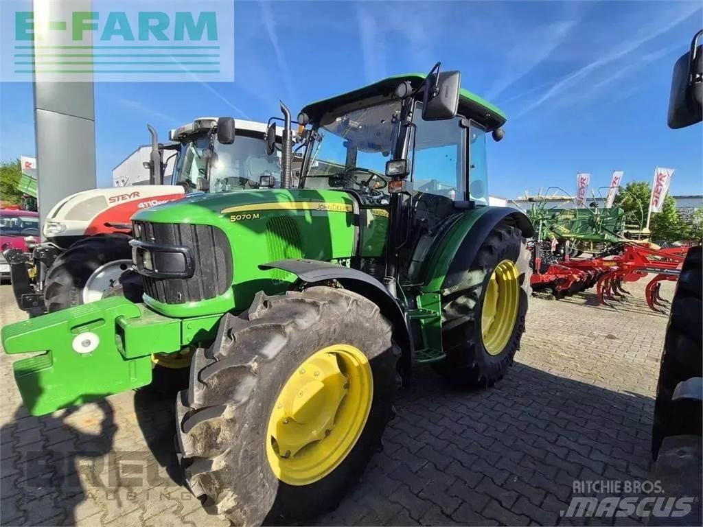 John Deere 5070 m Трактори