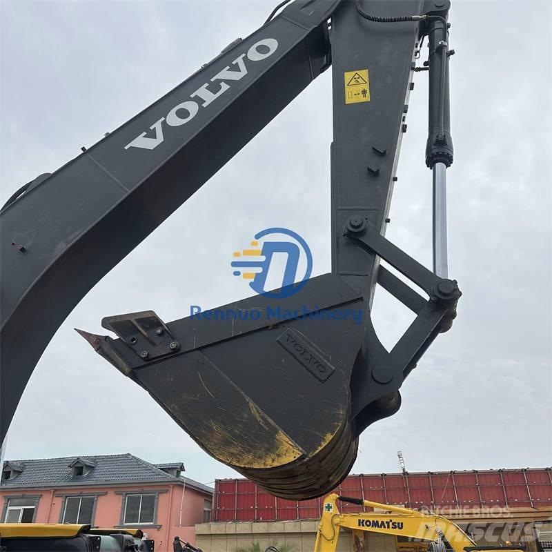 Volvo EC 240 Гусеничні екскаватори