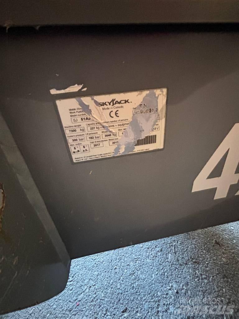 SkyJack SJ 51 AJ Колінчаті підйомники