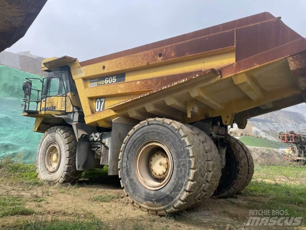 Komatsu HD 605-7 Кар`єрні самоскиди