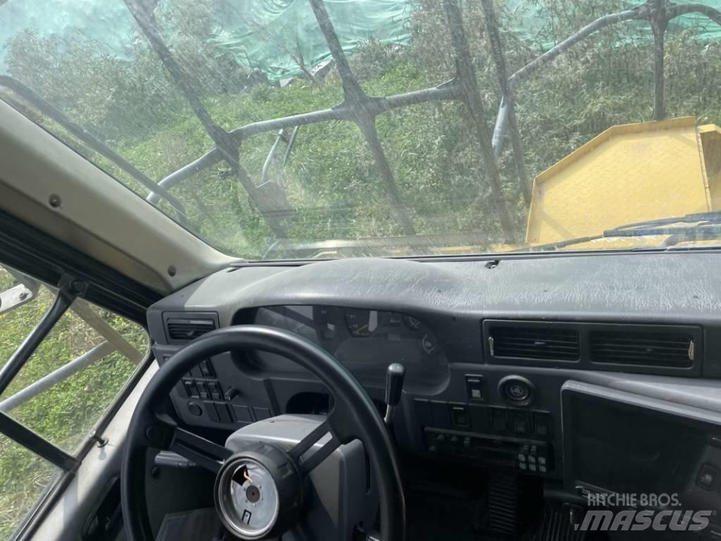 Komatsu HD 605-7 Кар`єрні самоскиди