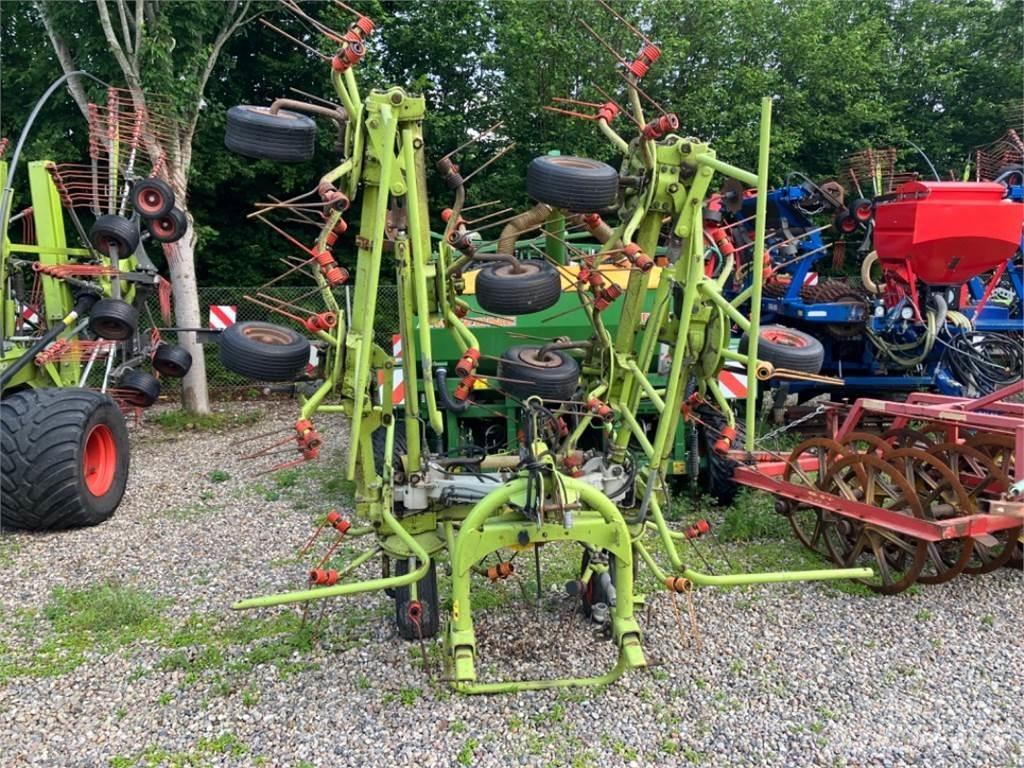 CLAAS VOLTO 870 Граблі і сінозворушувачі