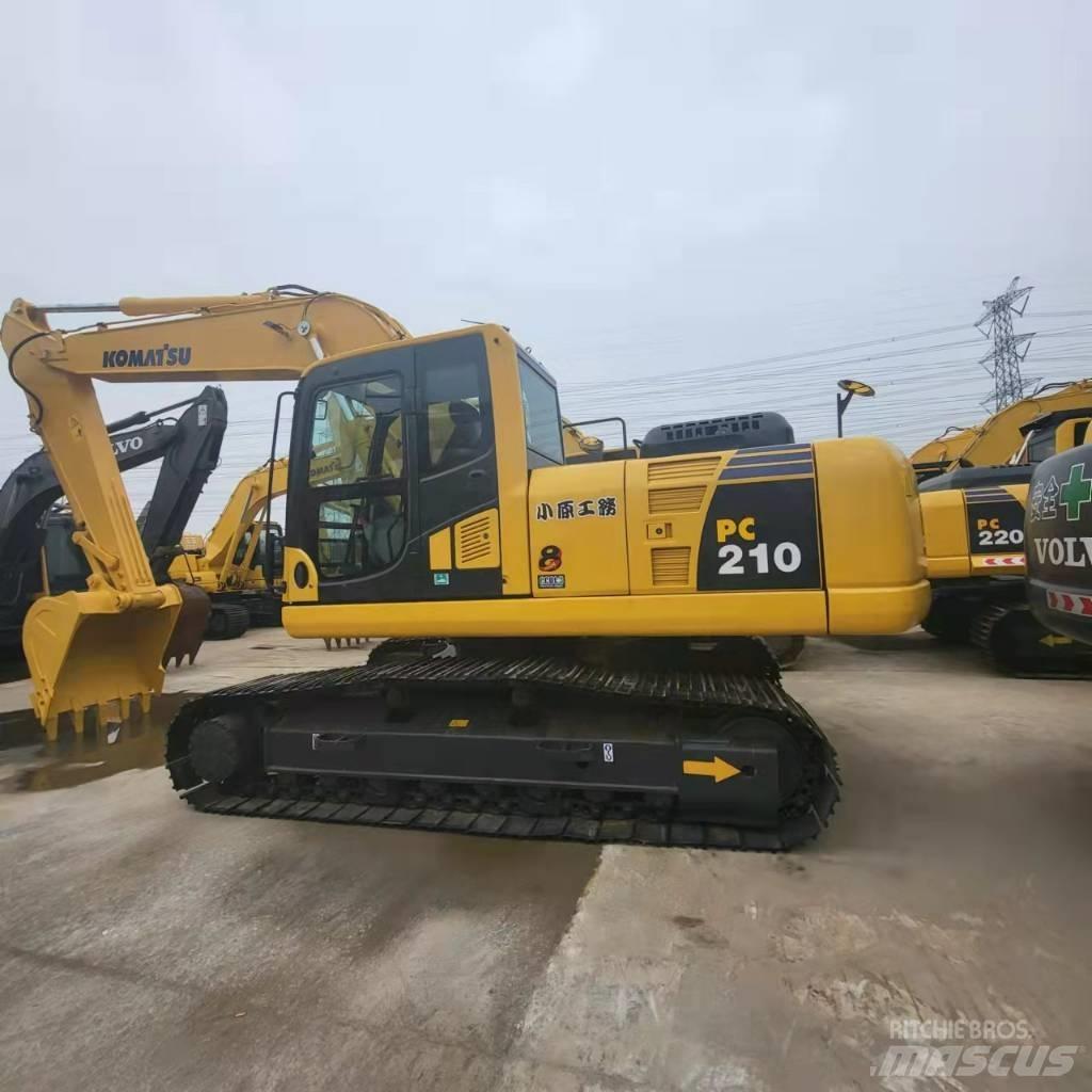 Komatsu PC 210 Гусеничні екскаватори