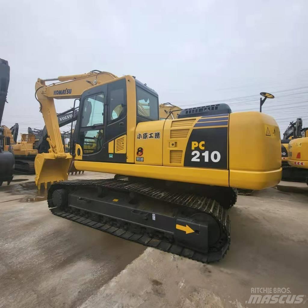 Komatsu PC 210 Гусеничні екскаватори