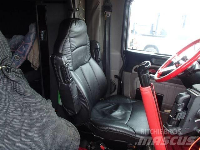 Peterbilt 388 Тягачі
