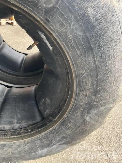Nokian 600/55-26.5 Шини