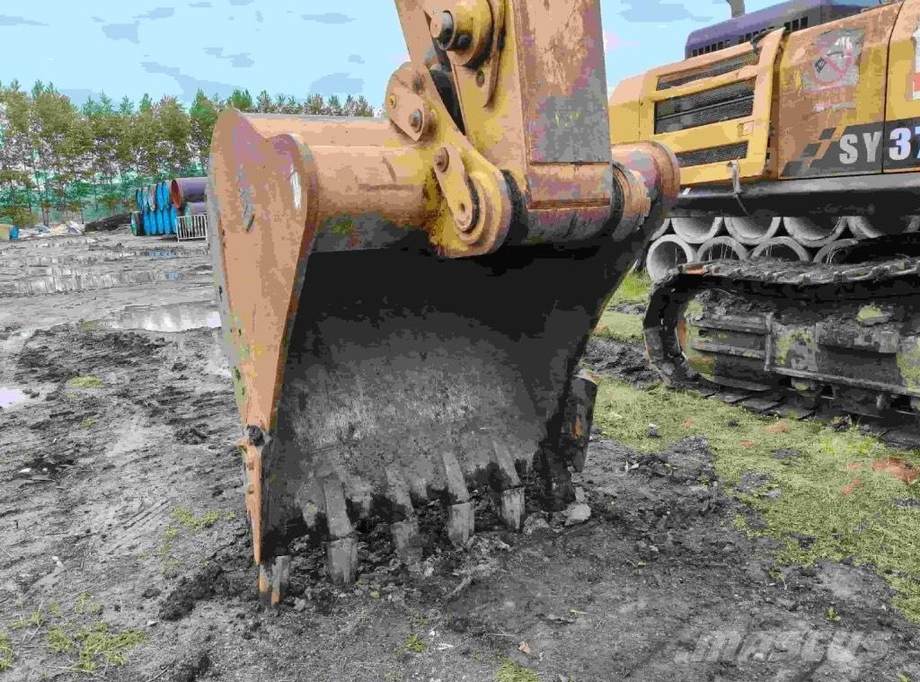 CAT 326 Гусеничні екскаватори