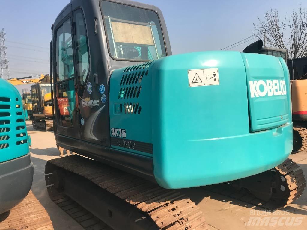 Kobelco SK 75 CSR Гусеничні екскаватори