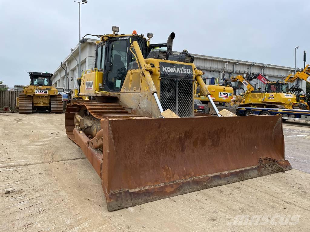 Komatsu D 65 PX-18E0 Гусеничні бульдозери