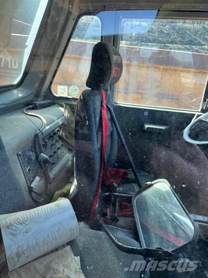 CAT 769D Кабіни