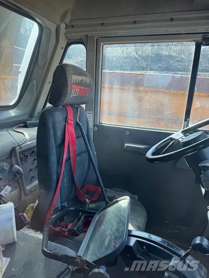 CAT 769D Кабіни