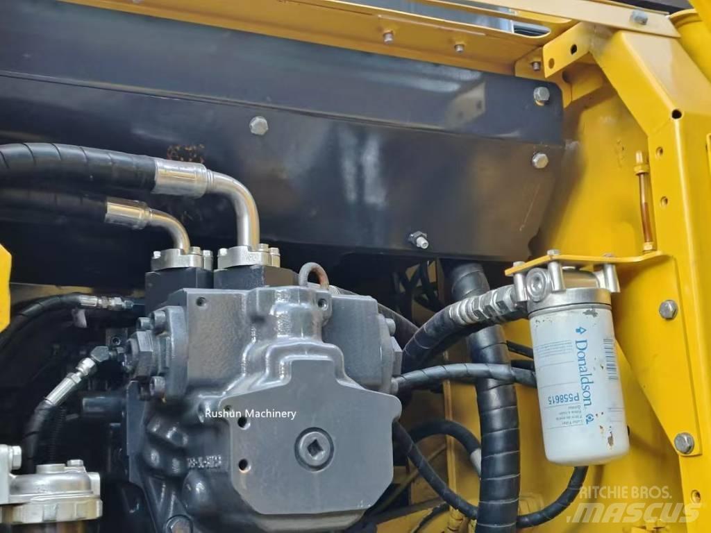 Komatsu PC 220-7 Гусеничні екскаватори
