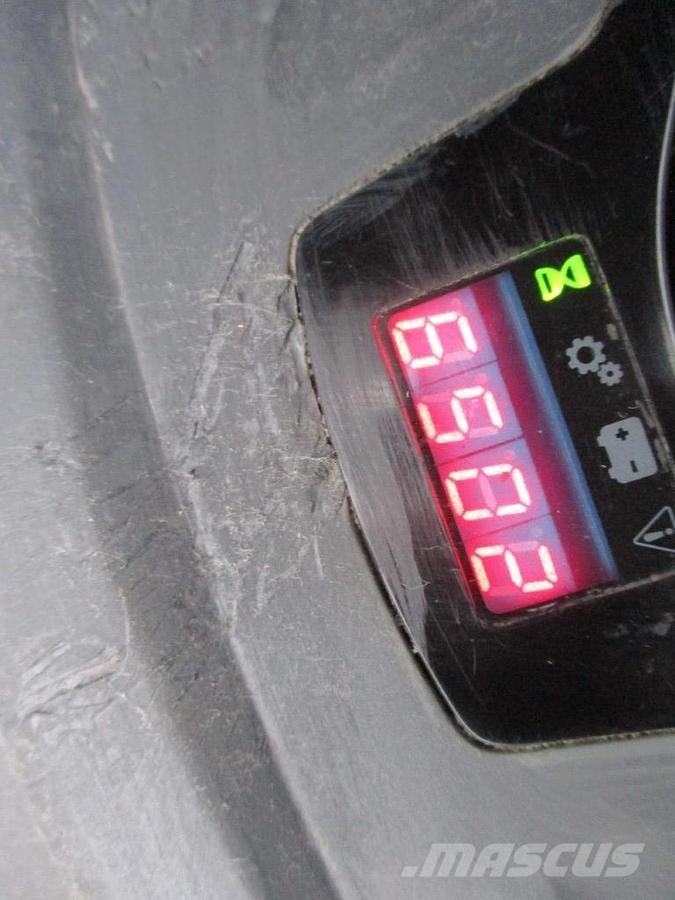 BT LPE200 Візки для перевезення піддонів