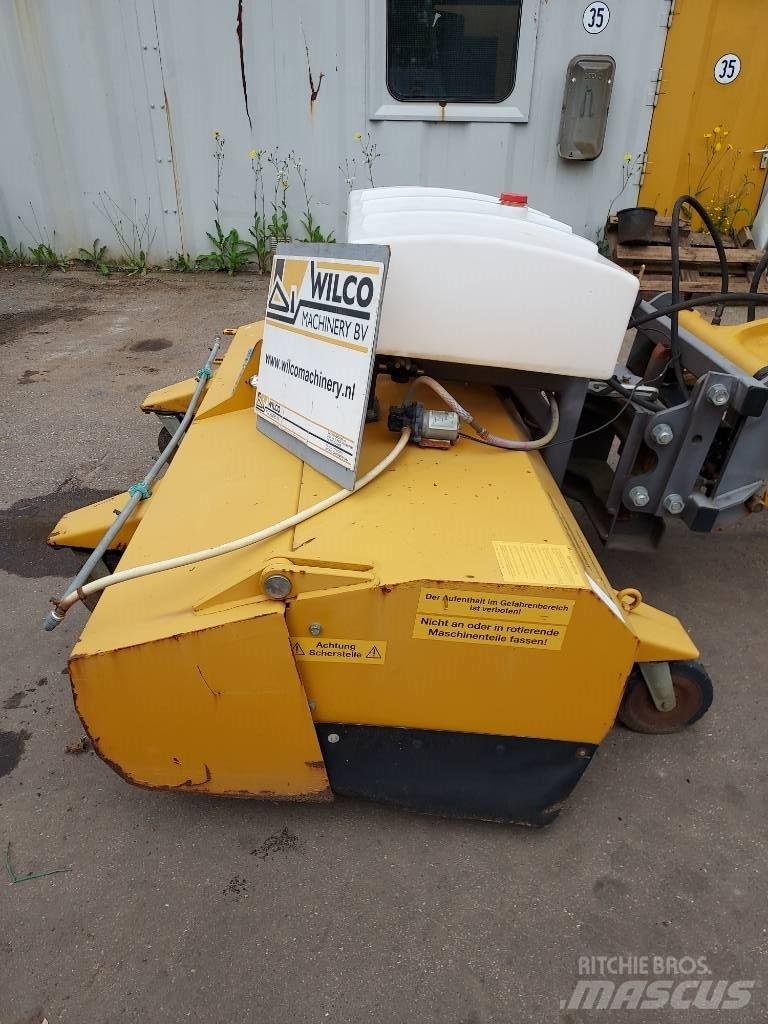 CAT 906/7/8 Підмітальні машини