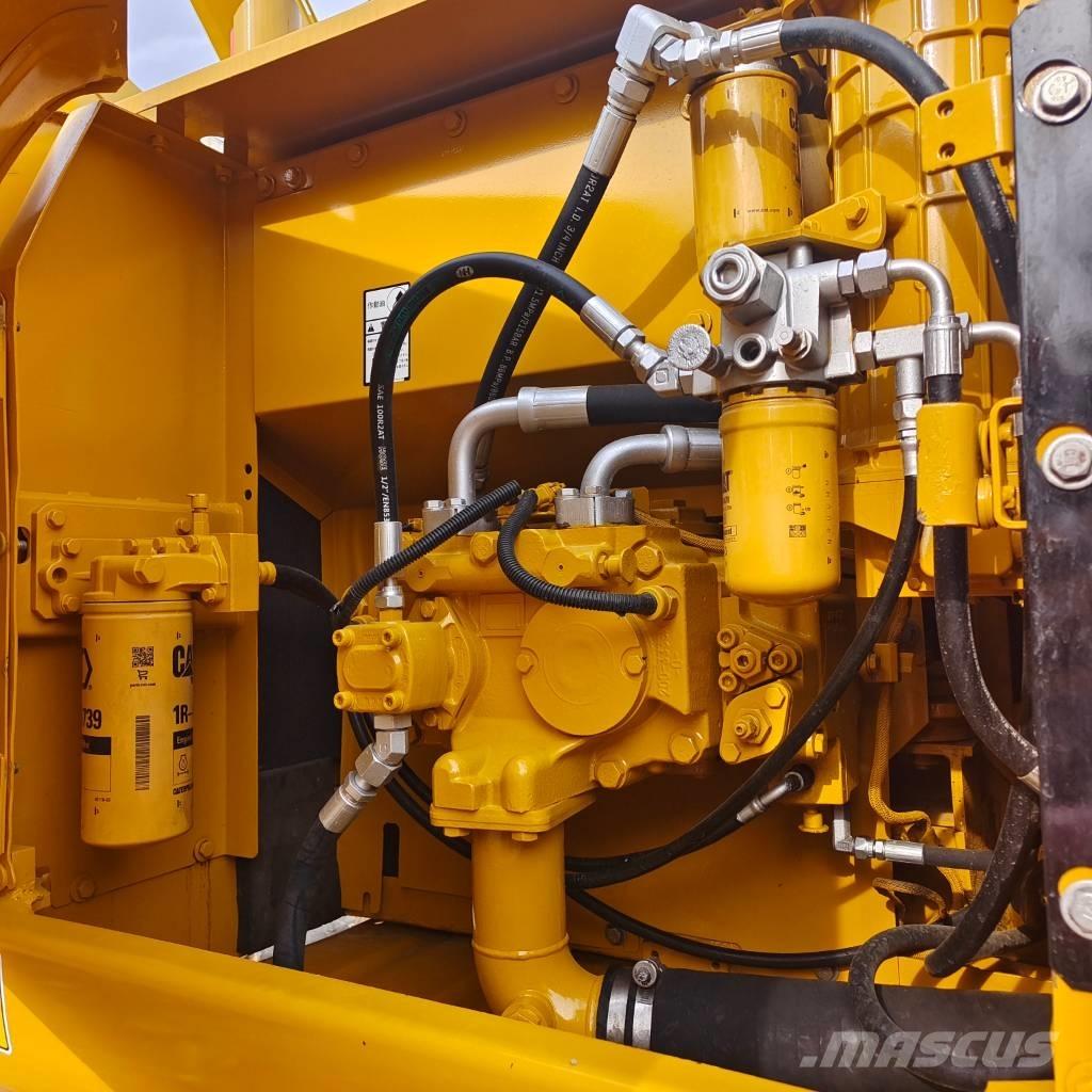 CAT 320 D2L Гусеничні екскаватори