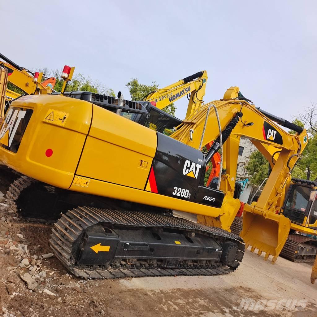 CAT 320 D2L Гусеничні екскаватори
