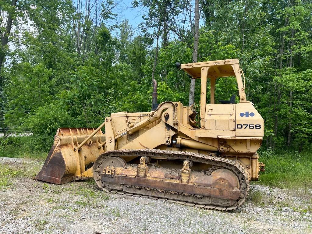 Komatsu D 75 S Гусеничні вантажники