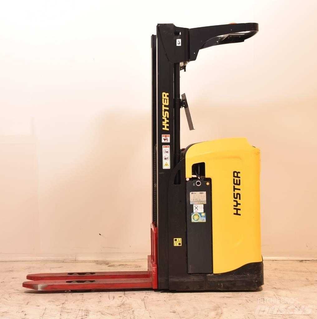 Hyster RS1.6-24 Самохідні електроштабелери