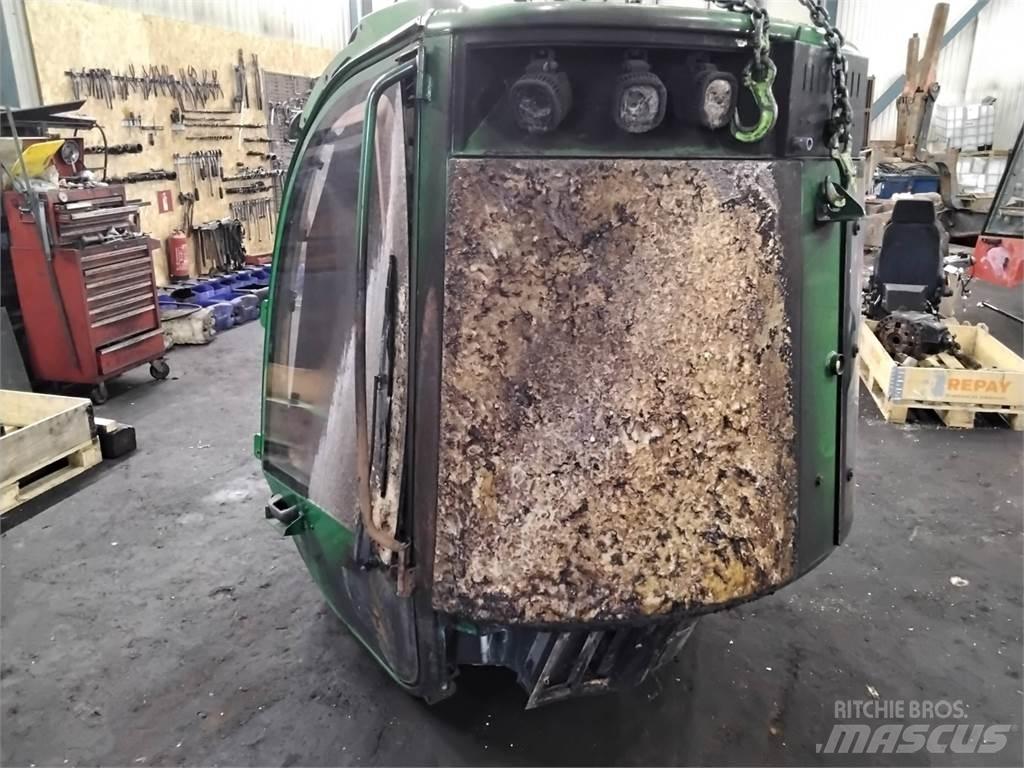 John Deere 1470G Кабіна