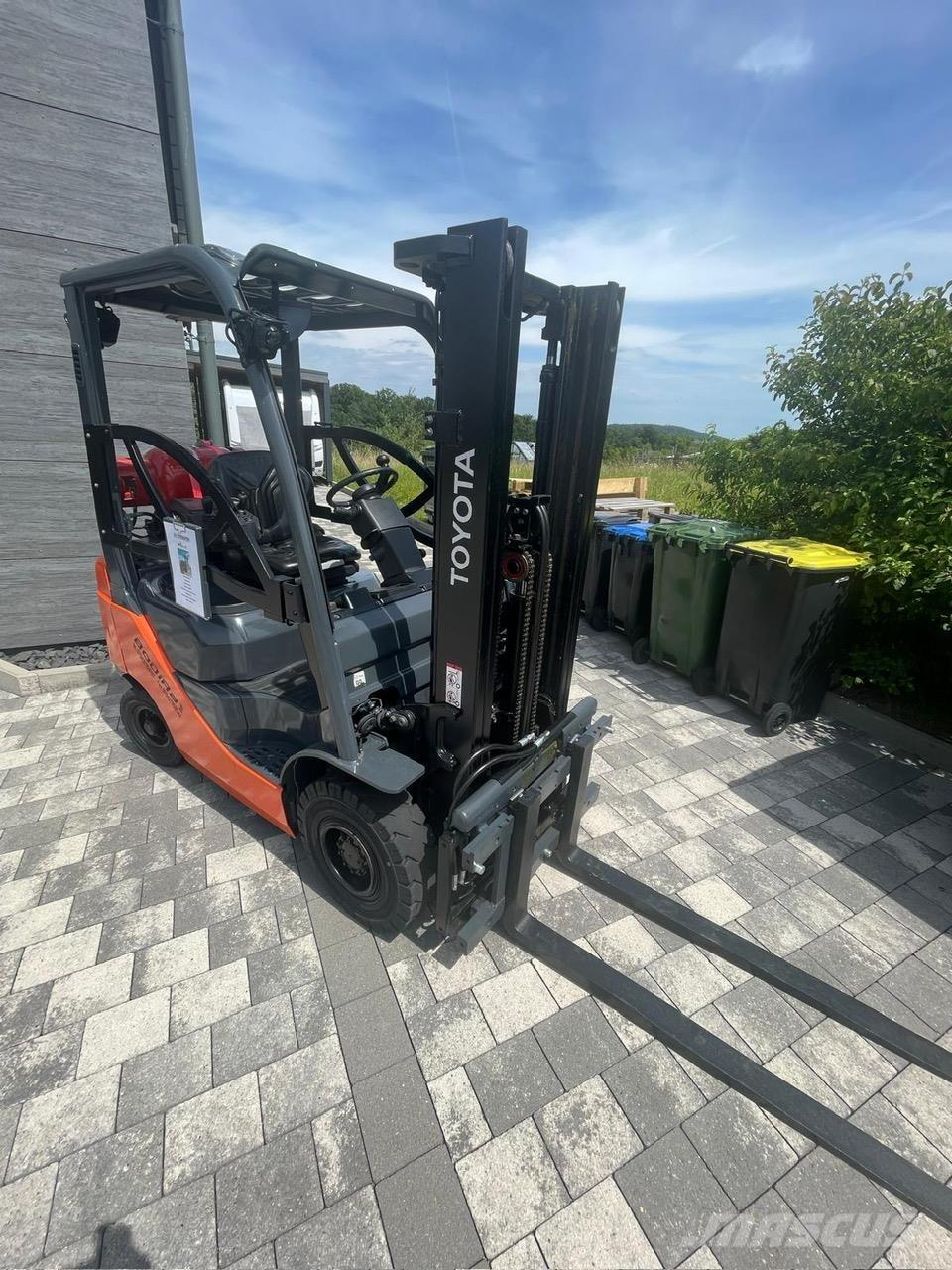 Toyota 02-8FGF18 Газові навантажувачі