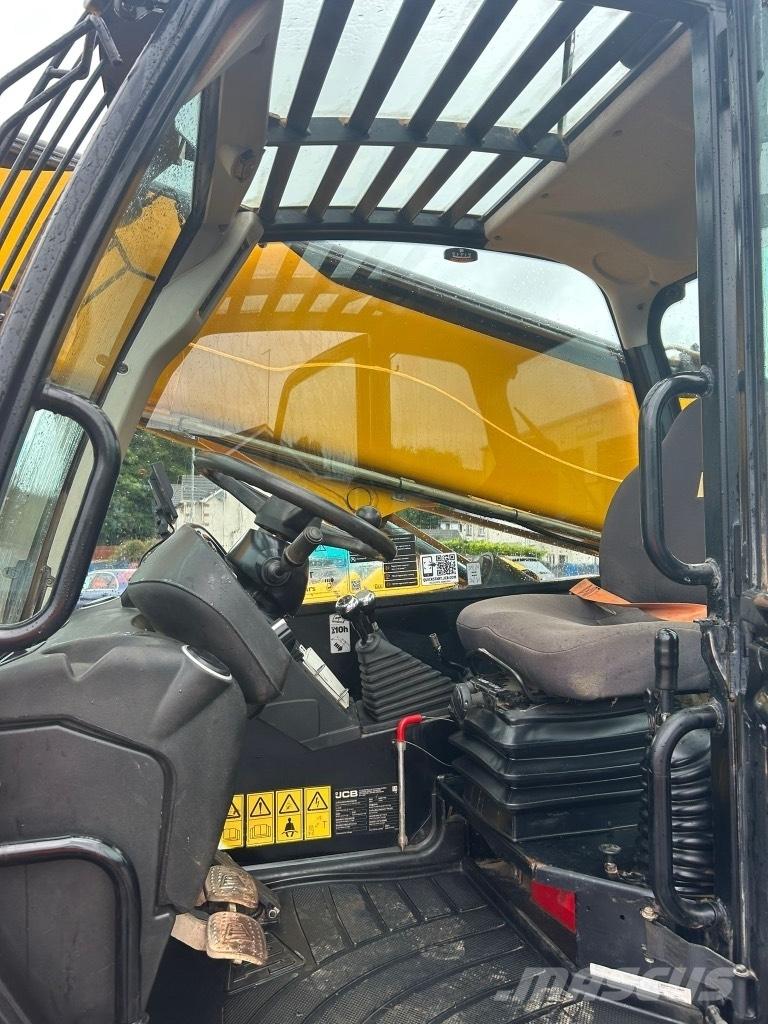 JCB 540-140 Sway / AC Телескопічні навантажувачі