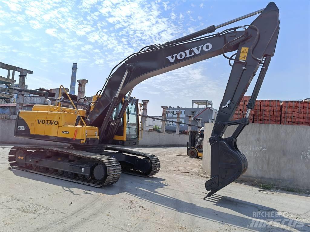 Volvo EC210B Гусеничні екскаватори