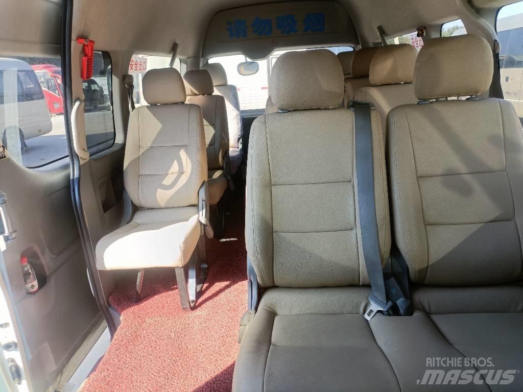 Toyota Hiace Міжміські автобуси