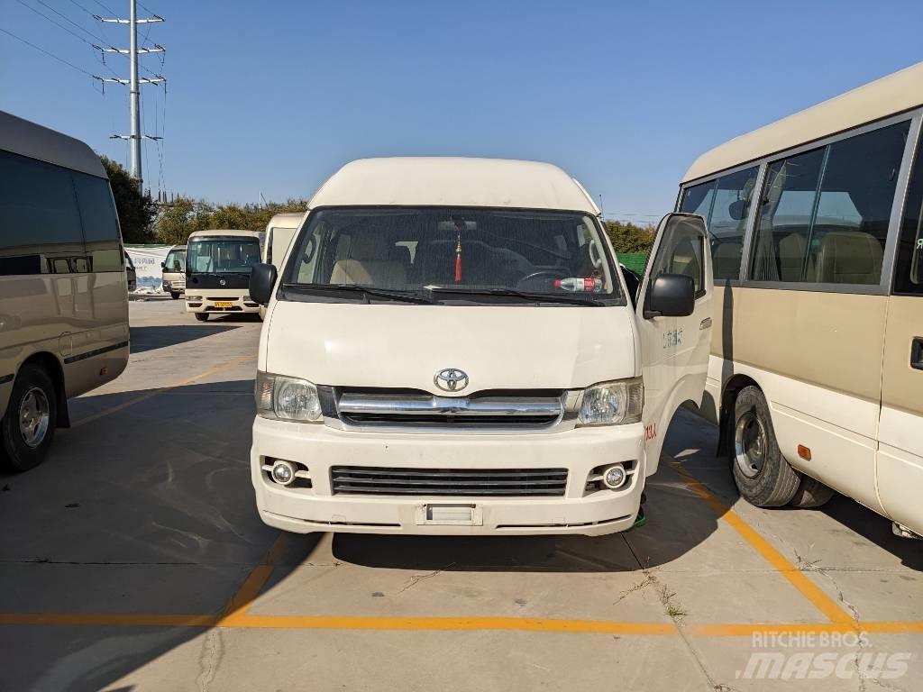 Toyota Hiace Міжміські автобуси