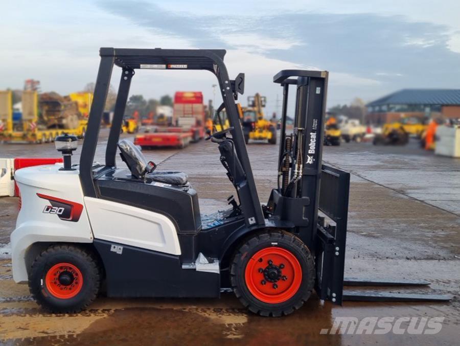 Bobcat D30NX Дизельні навантажувачі