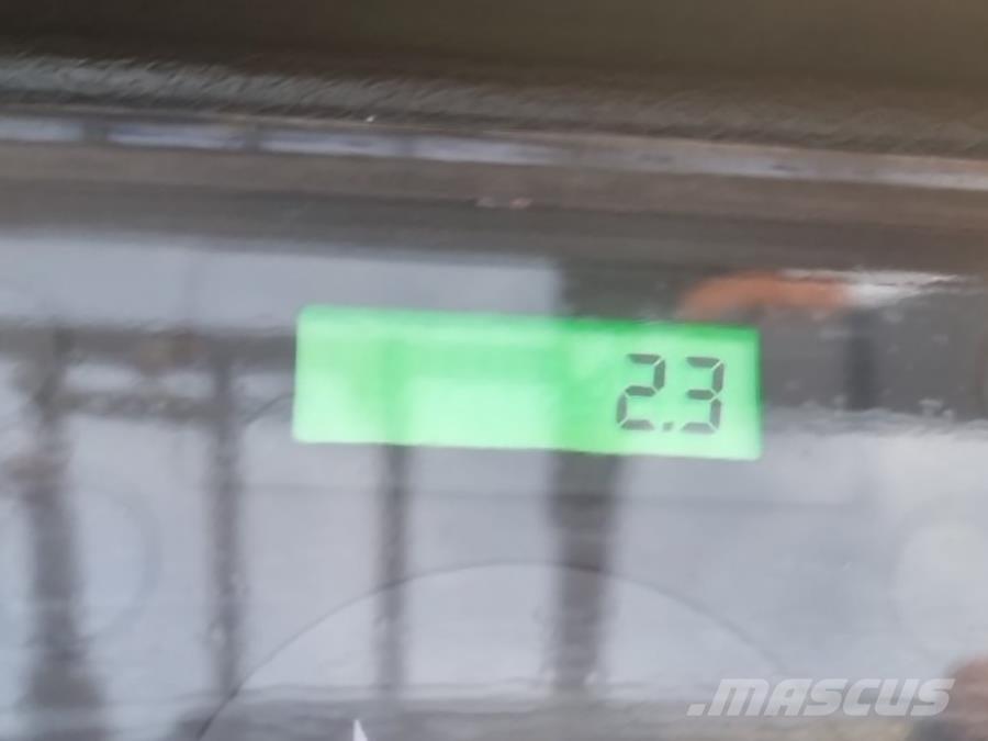 Bobcat D30NX Дизельні навантажувачі