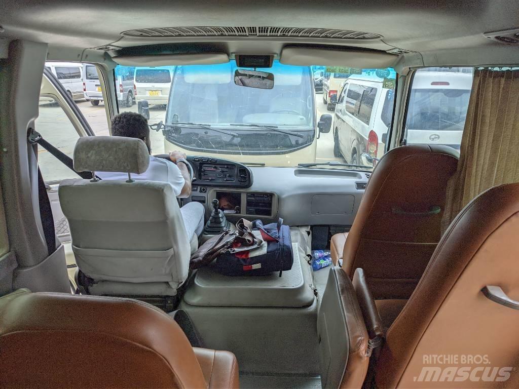 Toyota Coaster Bus Мікроавтобуси