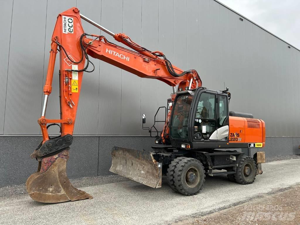 Hitachi ZX220W-5B Колісні екскаватори