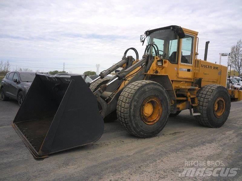 Volvo BM L120B Фронтальні навантажувачі