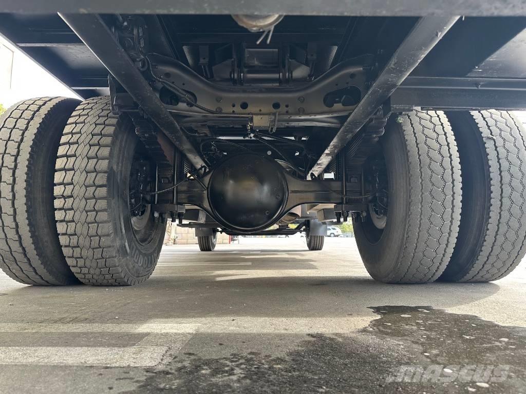 Ford F 750 SD Вантажівки / спеціальні