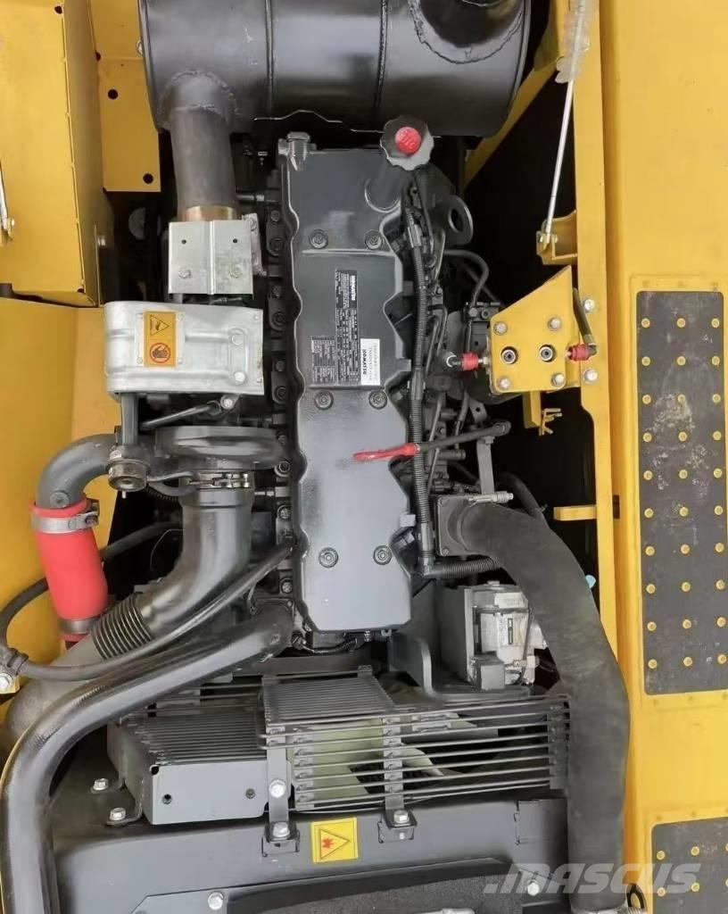 Komatsu PC 240 Гусеничні екскаватори