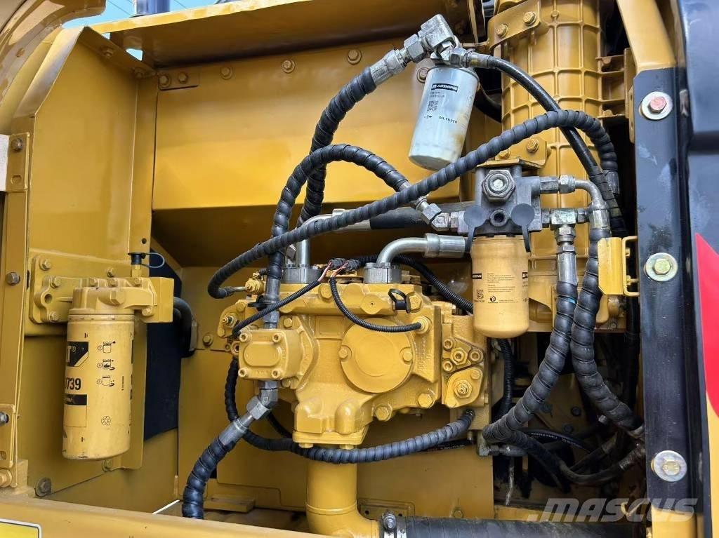 CAT 320 D Гусеничні екскаватори