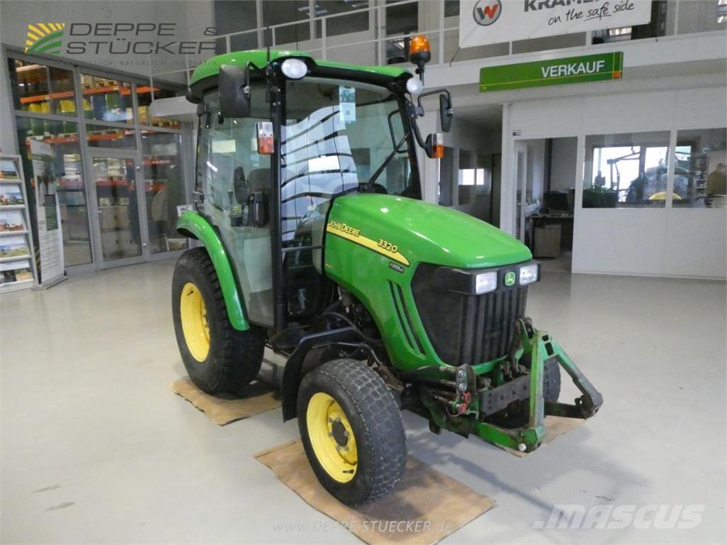 John Deere 3320 Трактори