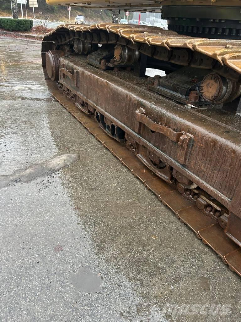 CAT 352 Гусеничні екскаватори