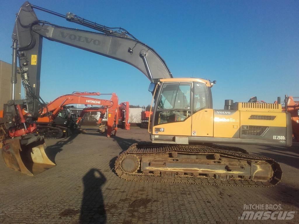 Volvo EC250DL Гусеничні екскаватори