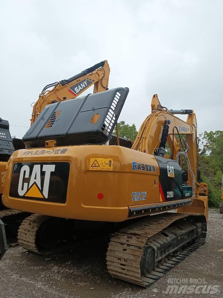 CAT 329 D2 Середні екскаватори 7т. - 12т.