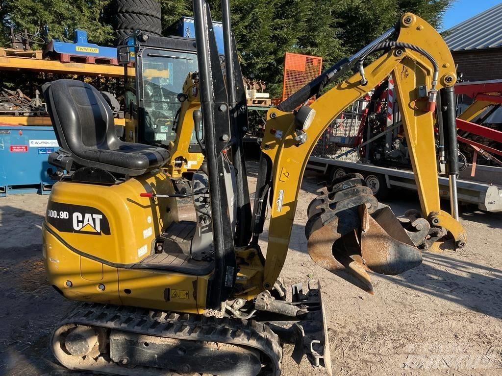 CAT 300.9 D Міні-екскаватори < 7т