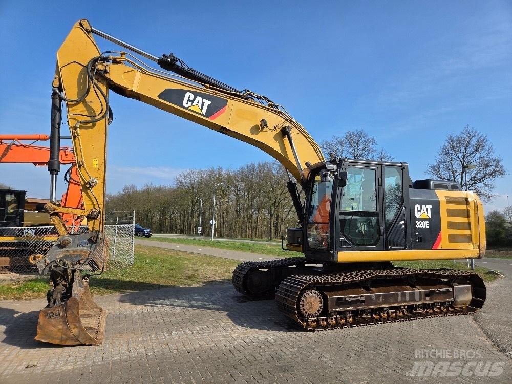 CAT 320EL Гусеничні екскаватори