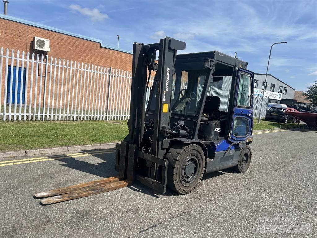 Doosan D45SC-5 Дизельні навантажувачі
