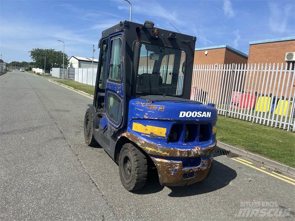 Doosan D45SC-5 Дизельні навантажувачі