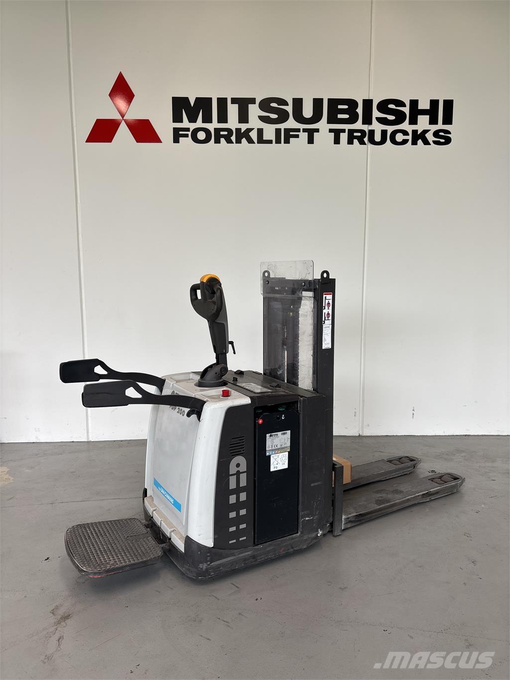 Atlet PDP200 Самохідні електроштабелери