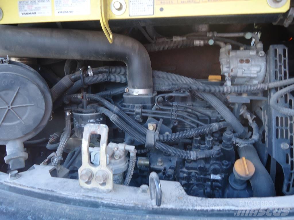 Yanmar B7-5A Середні екскаватори 7т. - 12т.