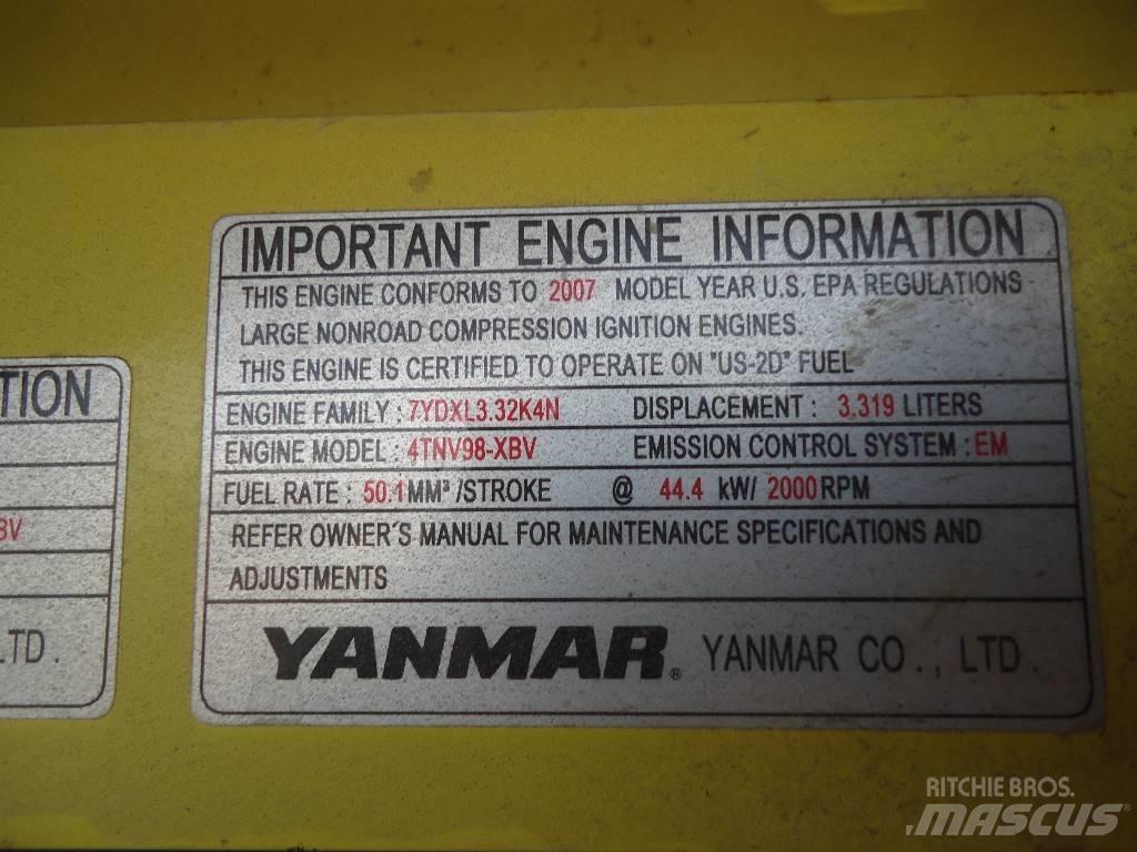 Yanmar B7-5A Середні екскаватори 7т. - 12т.